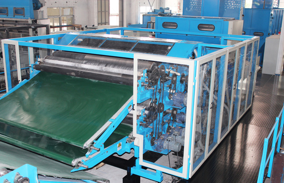 Máquina de cardado no tejida de los interiores automotrices de la garantía de los meses HongYi-24 los 2500MM para el coche